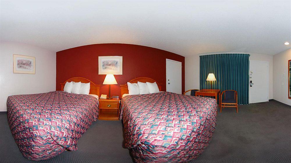 Rodeway Inn Cow Palace Ламар Экстерьер фото